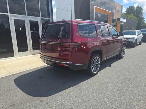 Certified 2025 Jeep Wagoneer Series III w/ Premium Group I AWD/4WD image 6