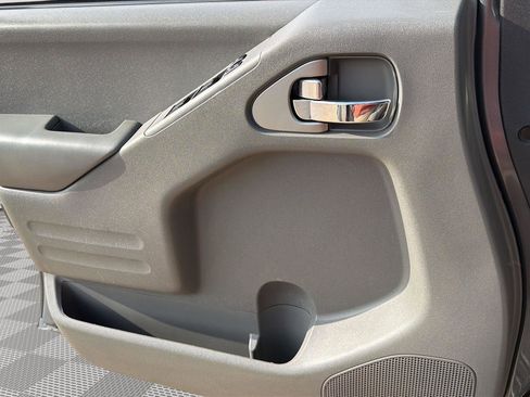 Used 2021 Nissan Frontier SV RWD image 20