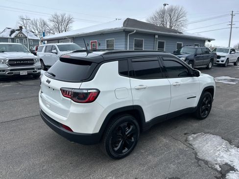 Used 2021 Jeep Compass Latitude image 3