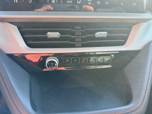 Used 2025 Ford Explorer Active w/ Active Comfort Package image 18