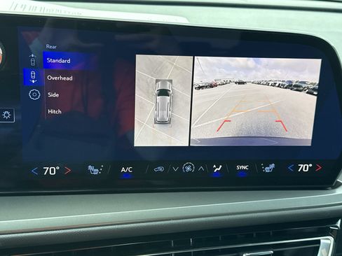 Used 2026 Chevrolet Traverse LT w/ Driver Confidence Package FWD image 23