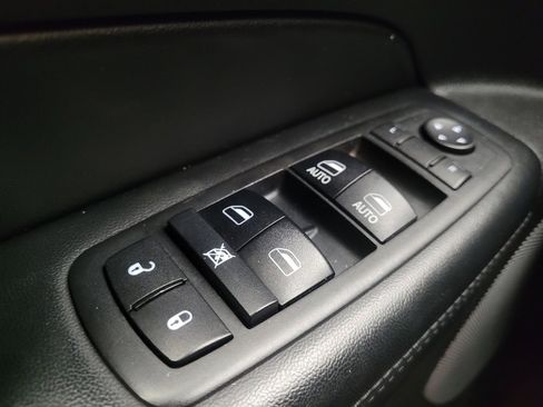 Used 2017 Jeep Grand Cherokee Altitude AWD/4WD image 27