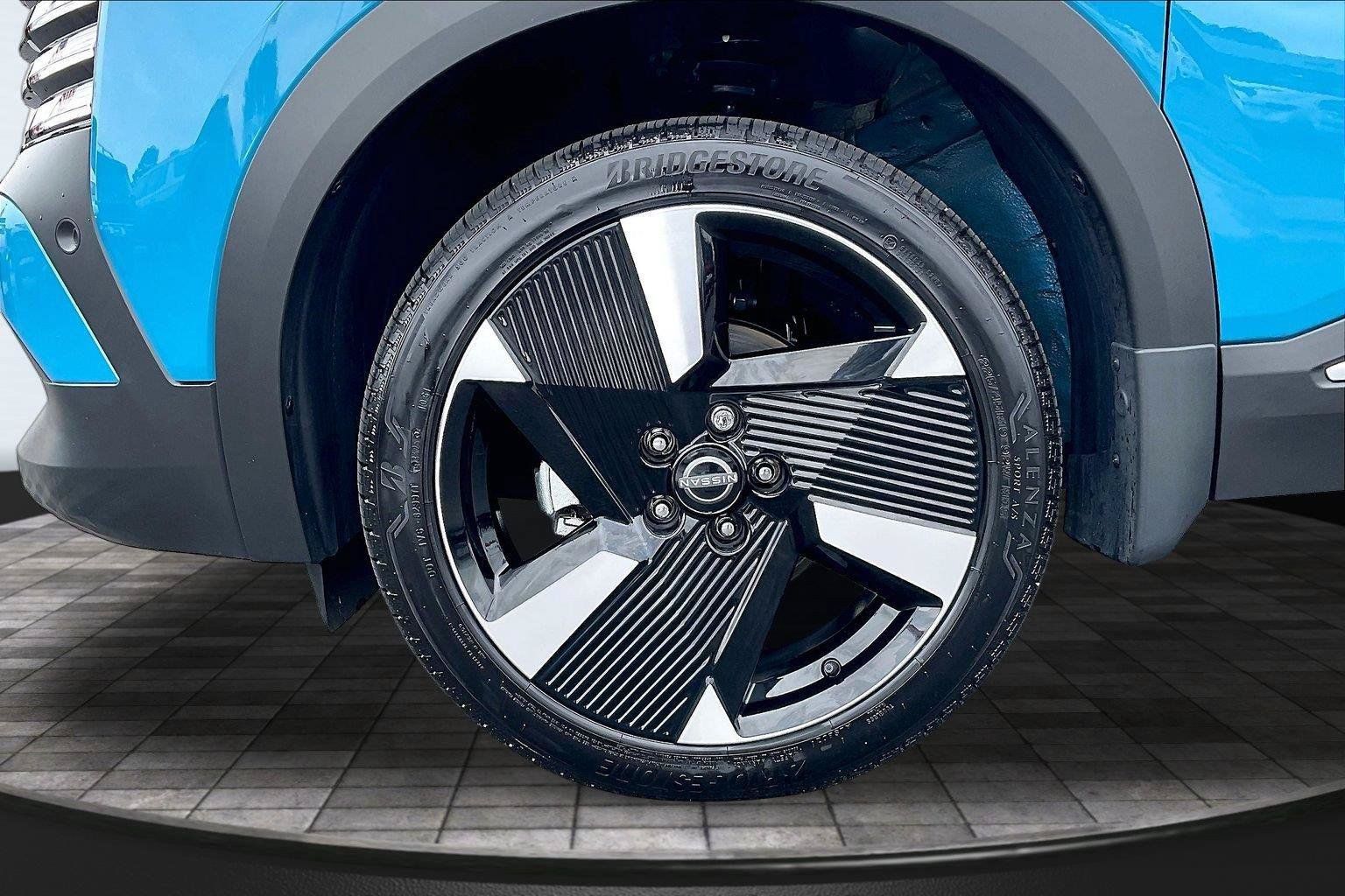 Certified 2026 Nissan Kicks SR FWD image 10