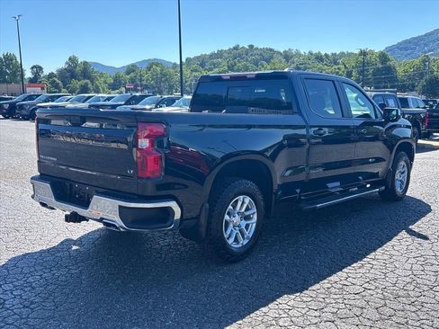 Used 2024 Chevrolet Silverado 1500 LT AWD/4WD image 8
