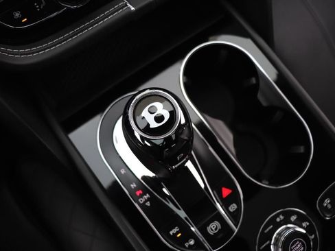 Used 2017 Bentley Bentayga image 63