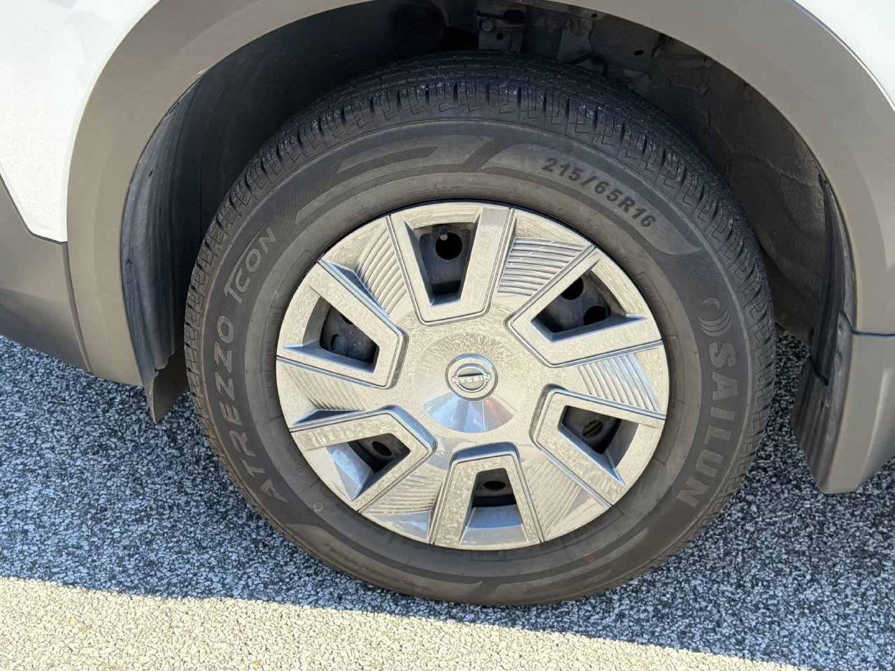 Used 2025 Nissan Kicks S FWD image 28