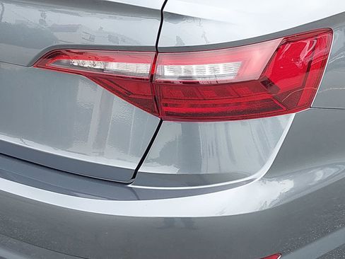 Used 2021 Volkswagen Jetta SE image 34