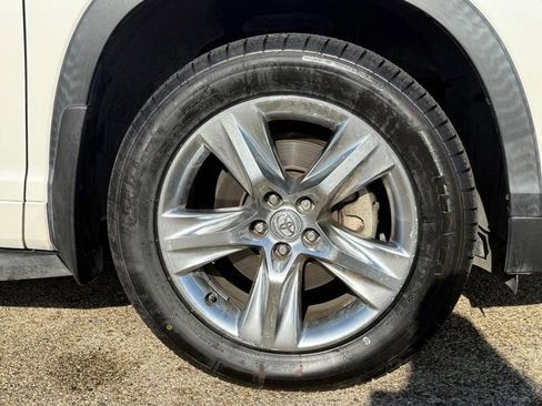 Used 2014 Toyota Highlander Limited FWD image 9