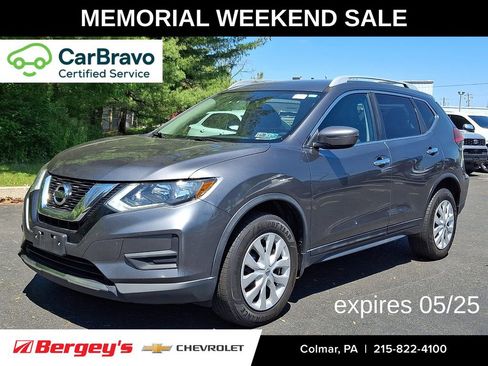 Used 2017 Nissan Rogue S w/ S Appearance Package AWD/4WD image 1