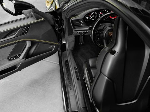 Certified 2023 Porsche 911 Carrera GTS RWD image 27