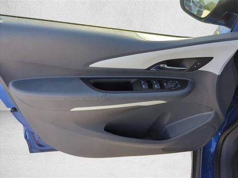 Used 2020 Chevrolet Bolt Premier FWD image 10