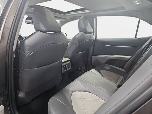 Used 2018 Toyota Camry XLE w/ Driver Assist Package FWD image 13