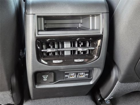 New 2025 Jeep Grand Cherokee Altitude image 24