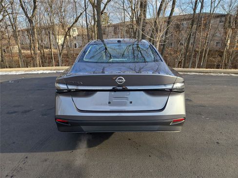 New 2026 Nissan Sentra SV w/ SV Convenience Package FWD image 8