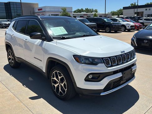 Used 2025 Jeep Compass Limited AWD/4WD image 1