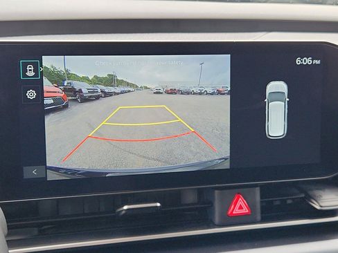Used 2025 Kia Carnival FWD image 23