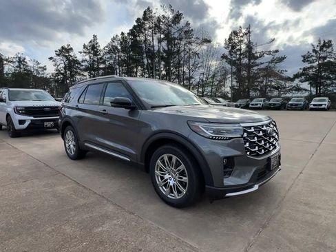 New 2026 Ford Explorer Platinum image 8