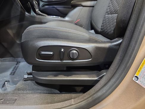 Used 2019 Chevrolet Equinox LT FWD image 14
