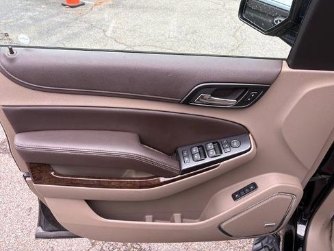Used 2018 Chevrolet Tahoe LT w/ Luxury Package image 11