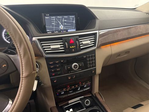 Used 2010 Mercedes-Benz E 350 Sedan image 37