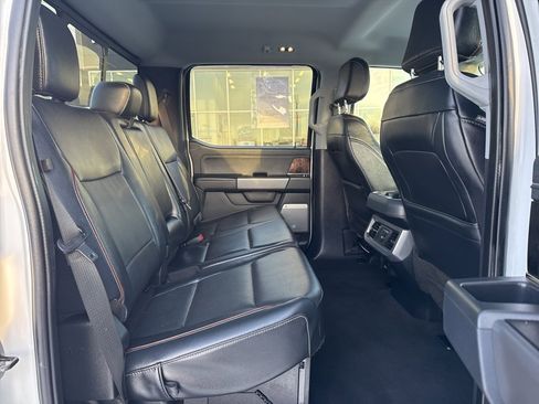 Certified 2024 Ford F350 Lariat w/ Chrome Package image 33