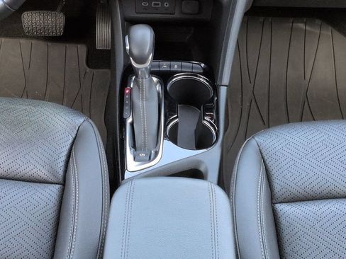 Used 2023 Buick Encore GX Essence w/ Experience Buick Package FWD image 21