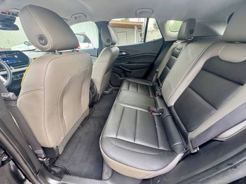 Used 2025 Chevrolet Trax ACTIV w/ Driver Confidence Package image 16