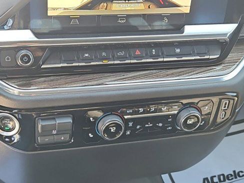 Used 2025 Chevrolet Silverado 1500 LT w/ Convenience Package II RWD image 18