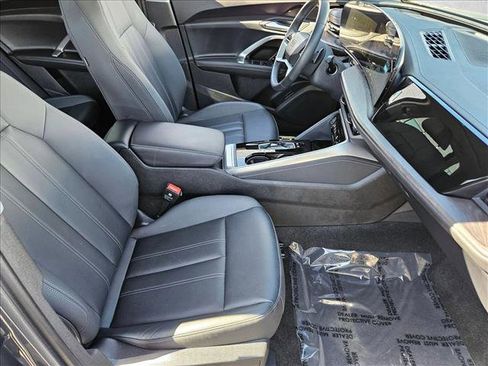 Certified 2025 Audi Q5 Premium w/ Convenience Package image 18