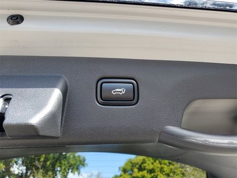 Used 2024 Kia Sportage SX image 8