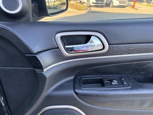 Used 2015 Jeep Grand Cherokee Summit image 15