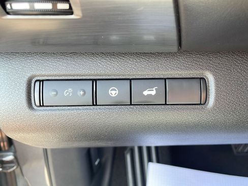 Used 2026 Nissan Pathfinder Rock Creek AWD/4WD image 13