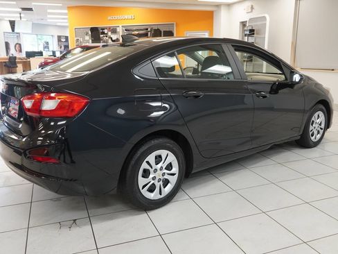 Used 2019 Chevrolet Cruze LS FWD image 10