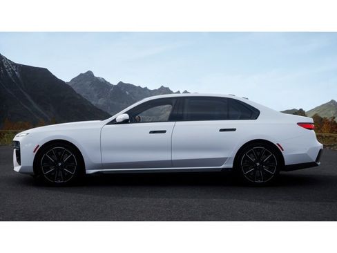 New 2026 BMW 740i RWD image 4