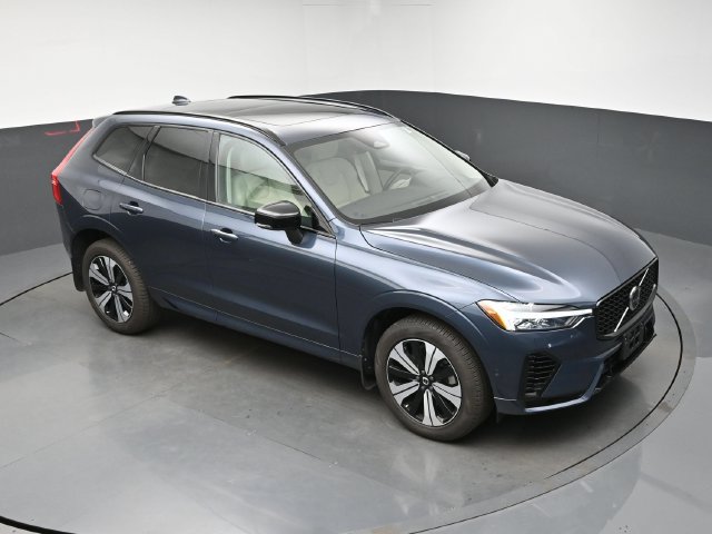 Used 2024 Volvo XC60 T8 Plus w/ Protection Package Premier AWD/4WD image 18