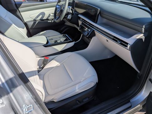 New 2026 Hyundai Tucson Limited image 24