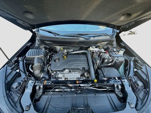 Used 2024 GMC Terrain SLE w/ Driver Convenience Package image 28