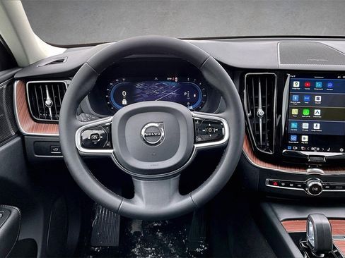 Used 2023 Volvo XC60 B5 Plus w/ Protection Package Premier image 8