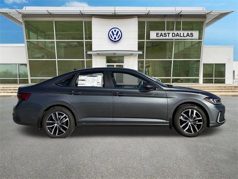 New 2026 Volkswagen Jetta SE image 2