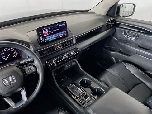 Certified 2025 Honda Pilot EX-L image 28