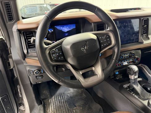 Used 2024 Ford Bronco Outer Banks AWD/4WD image 19