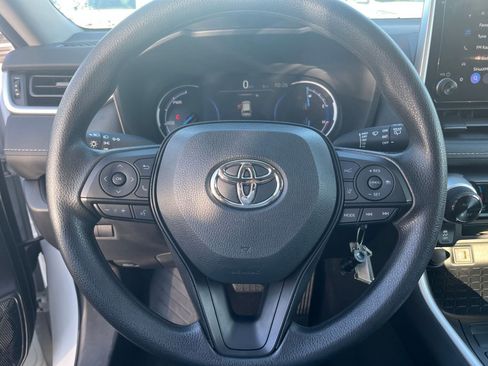 Used 2025 Toyota RAV4 LE image 27