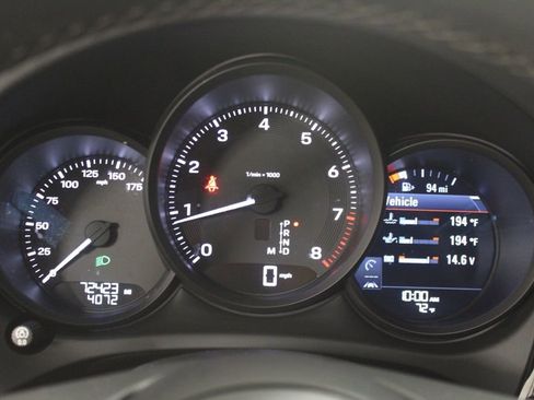 Certified 2022 Porsche Macan AWD/4WD image 25