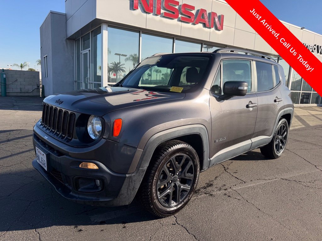 Used 2018 Jeep Renegade Altitude w/ UConnect 8.4 Nav Group FWD image 1