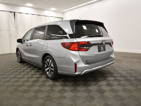 Certified 2025 Honda Odyssey EX-L image 5