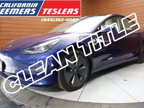 Used 2022 Tesla Model 3 Standard Range image 1