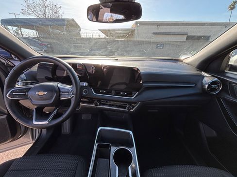 Used 2025 Chevrolet Equinox LT image 35