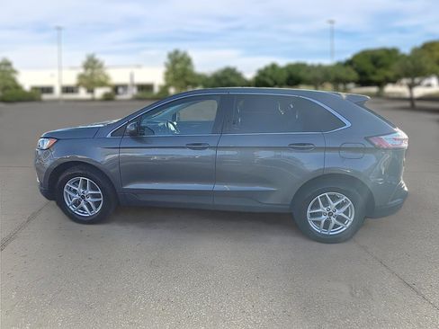 Used 2023 Ford Edge SEL w/ Convenience Package image 4