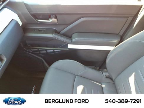 Used 2024 Toyota Tacoma TRD Off-Road image 31