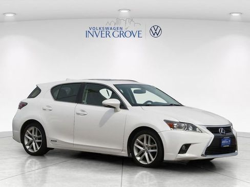 Used 2017 Lexus CT 200h w/ Seat Comfort Package FWD image 1